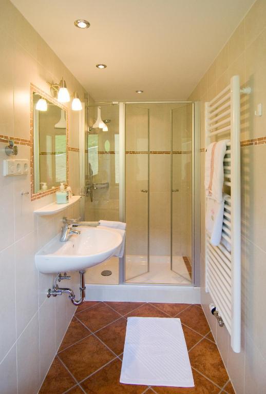 Haus Christl Reit Im Winkl, Kostenloser Parkplatz, 5 Minuten Zum Ortszentrum, Ruhige Lage, Wlan Chambre photo